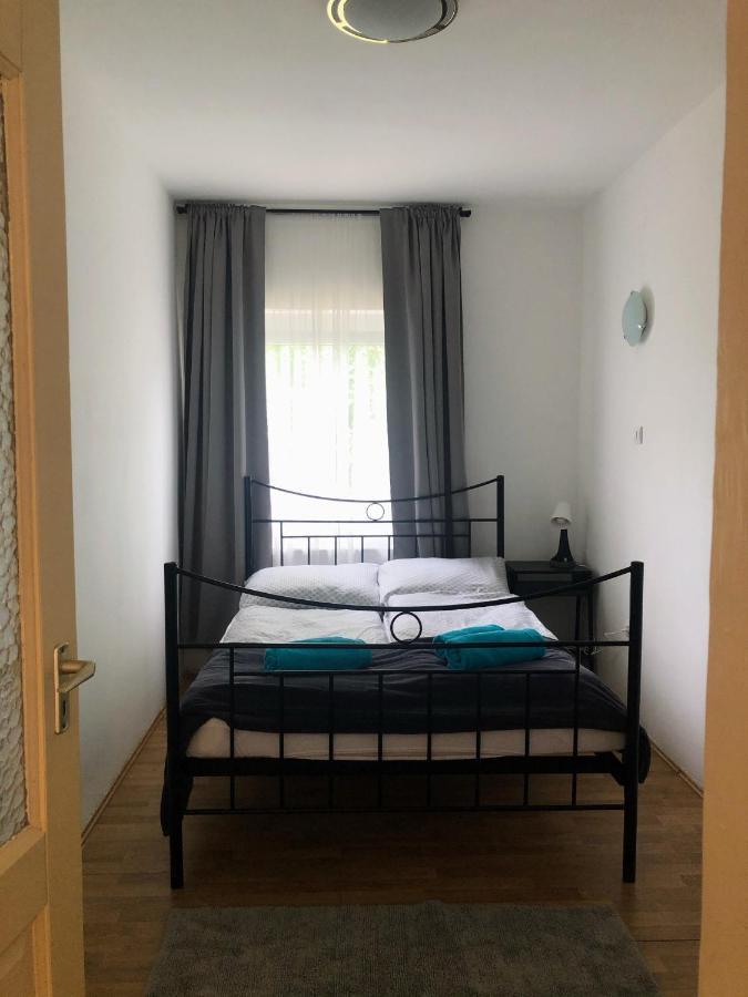 Nyulas Apartman Tiszafüred エクステリア 写真